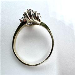 Lady's Gold Ring 14K Yellow Gold 3g Size:8